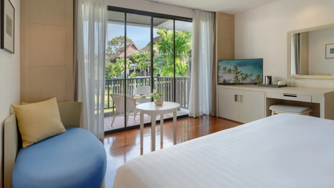 Superior Garden View - King Bed with Garden View