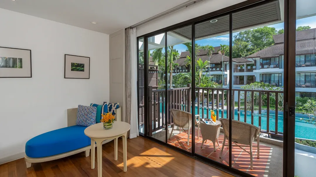 Superior Pool View - Indoor Seating Aeria