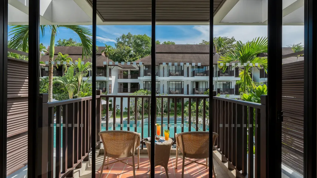 Superior Pool View - Balcony Lounge