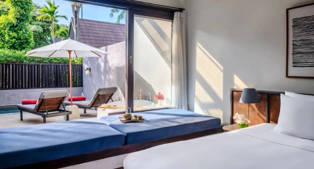 Pool Suite - Indoor Seating Aeria