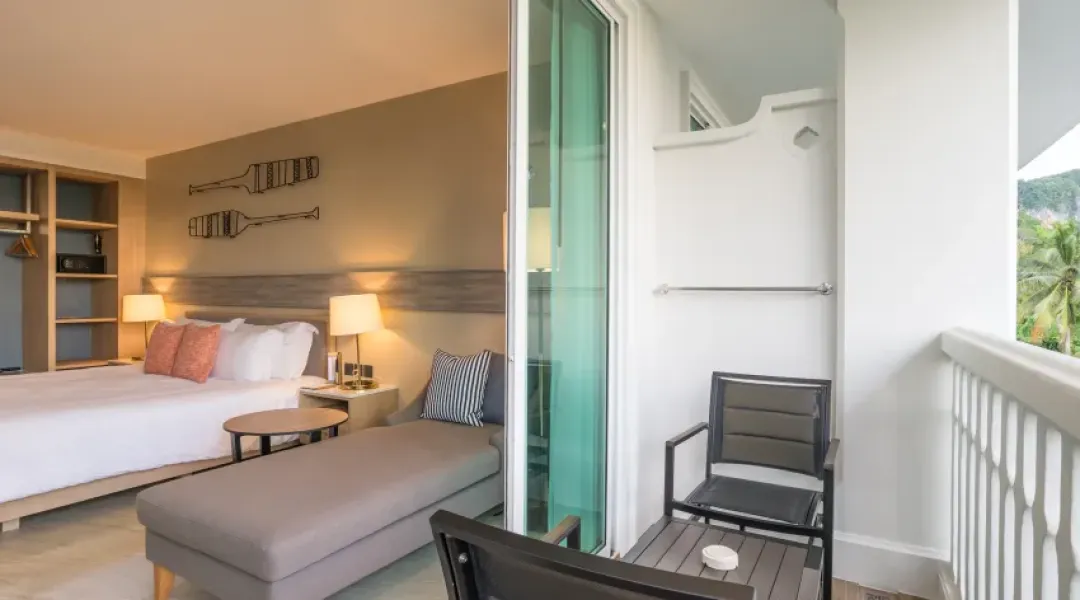 Deluxe Room - King Bed