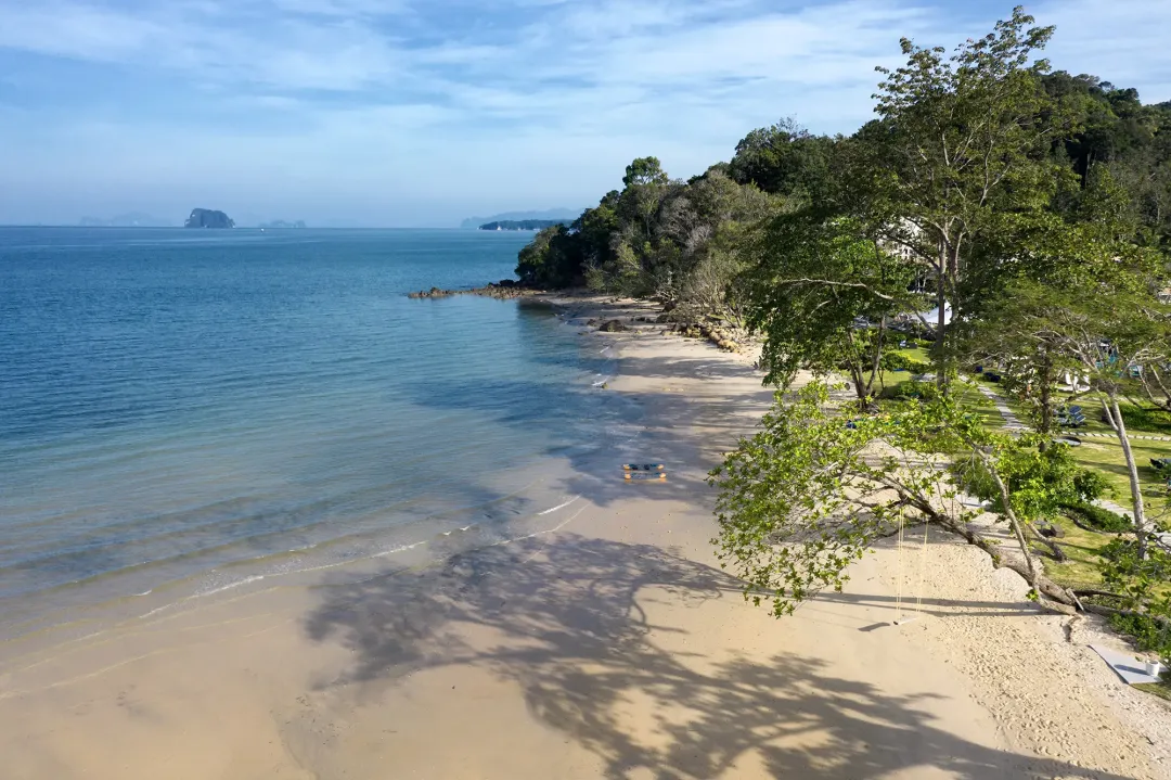 Banyan Tree Krabi - Beach View