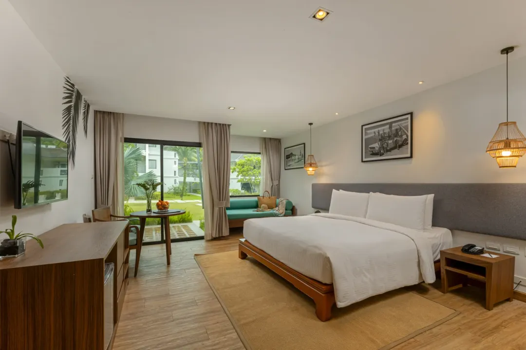 Deluxe Garden Terrace - King Bed