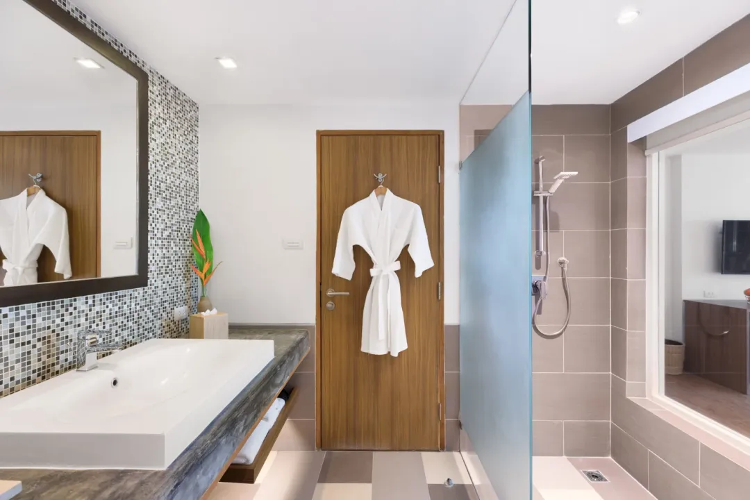 Family Garden Terrace -Shower Room