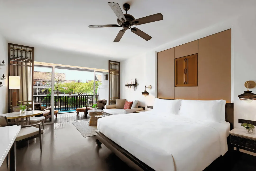 Deluxe Lagoon Pool View King- King Bed