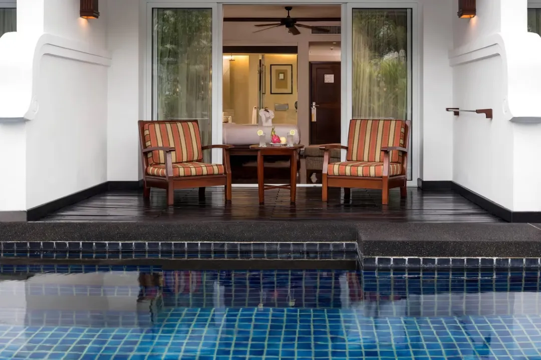 Deluxe Lagoon Pool Access  - Terrace Lounge