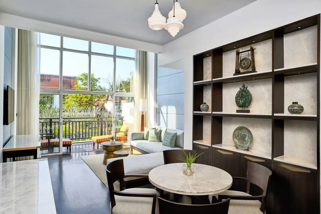 Duplex Suite-Seating with View