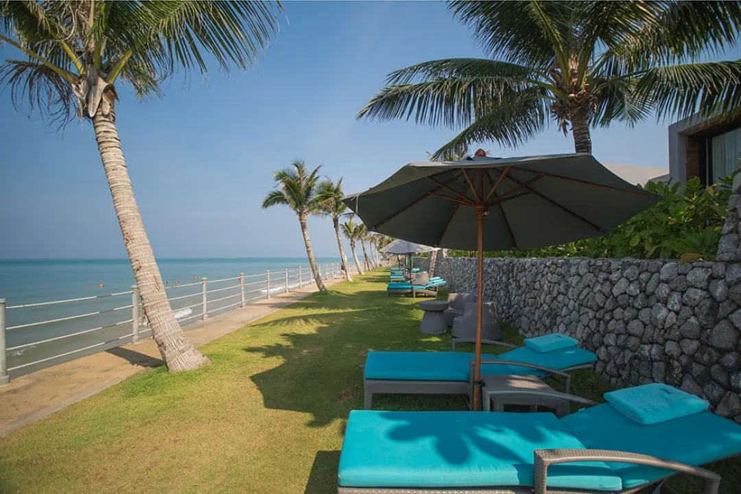 Odysseys Travel - Casa de La Flora - Beach Lounge