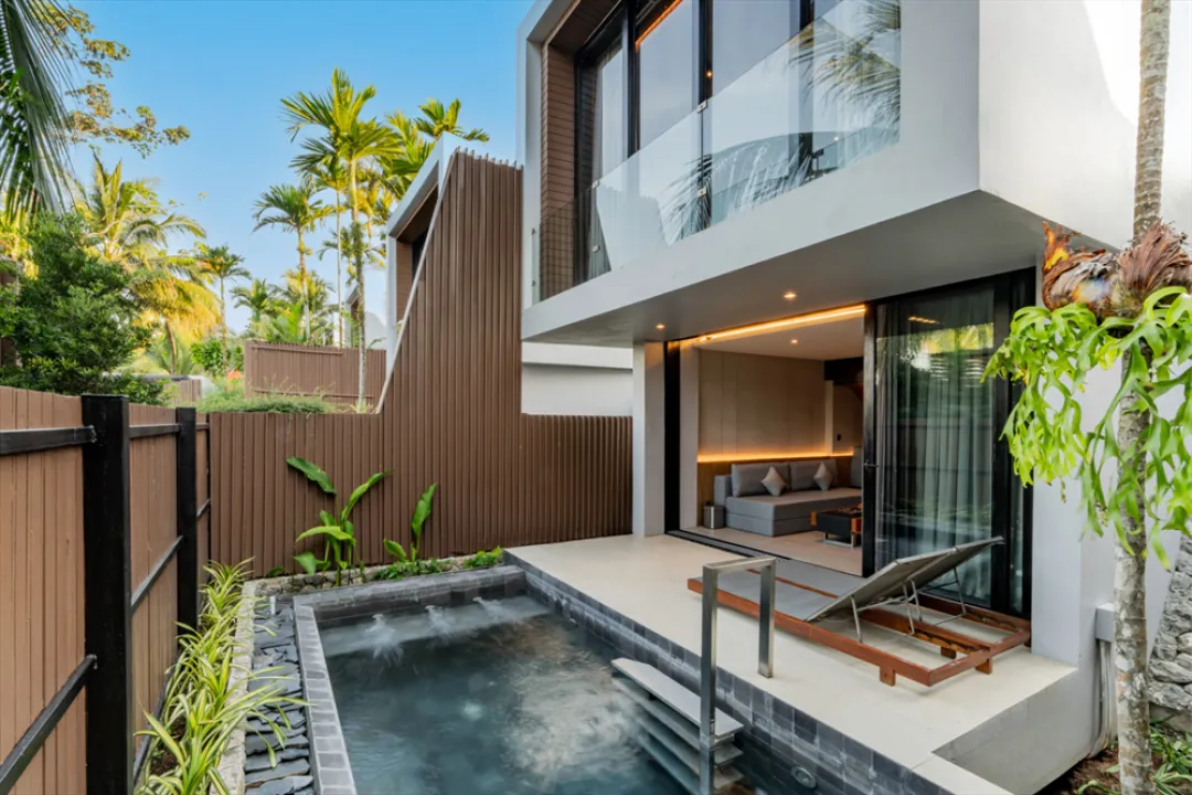 Odysseys Travel - Casa de La Flora - Duplex Grand Pool Villa - Pool View