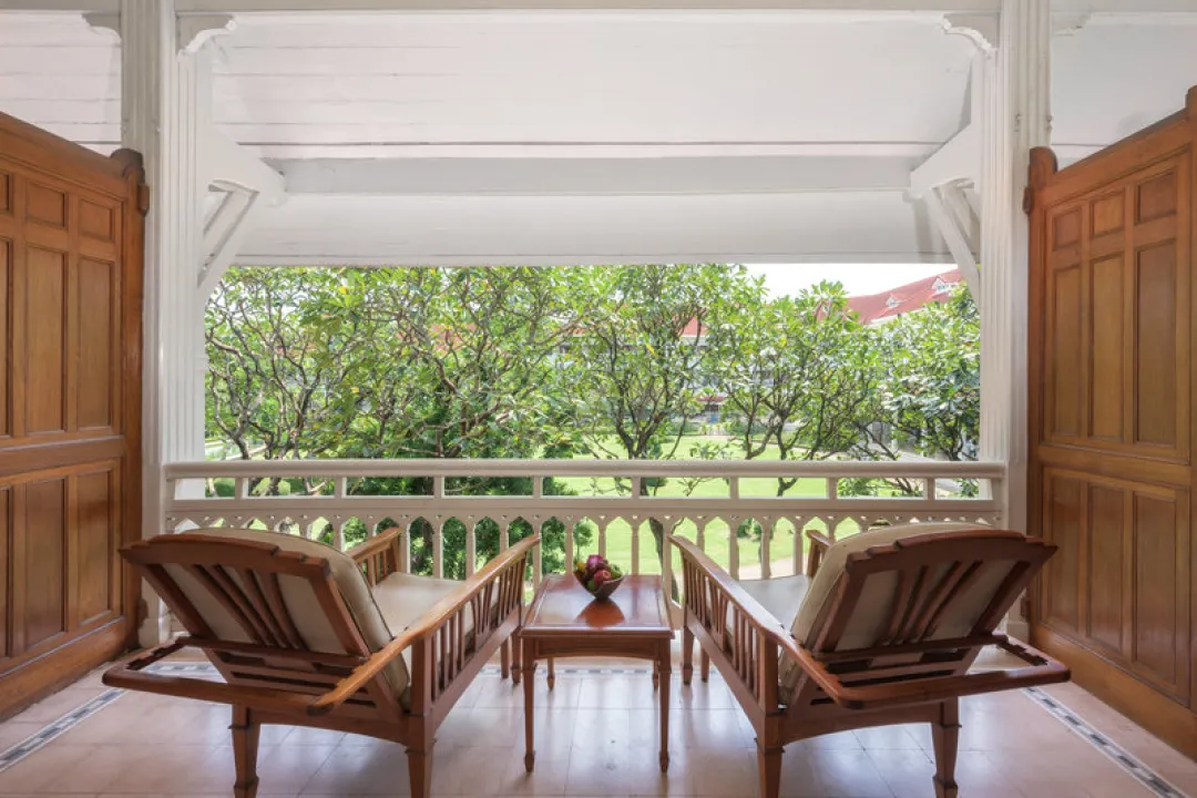 Family Room - Balcony Lounge