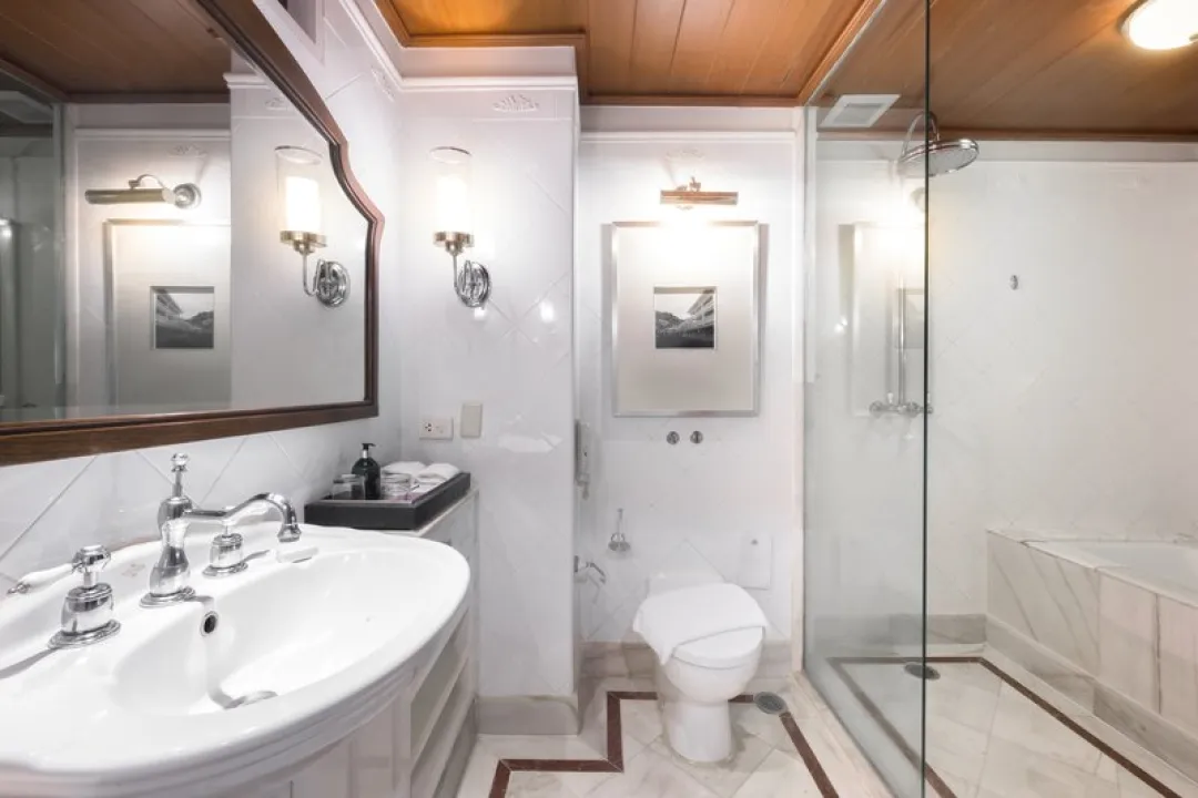 Premium Deluxe Ocean View - Bathroom