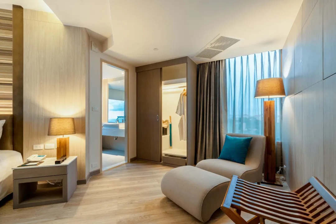 Deluxe Corner Room - Indoor Seating Aeria