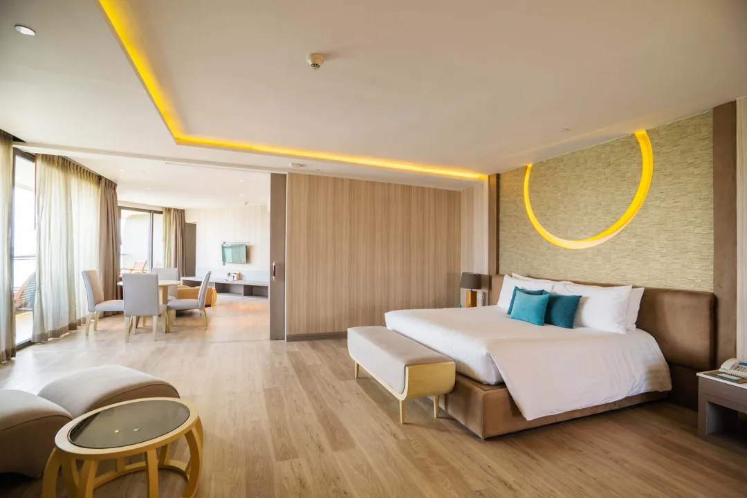 Family Suite - King Bed