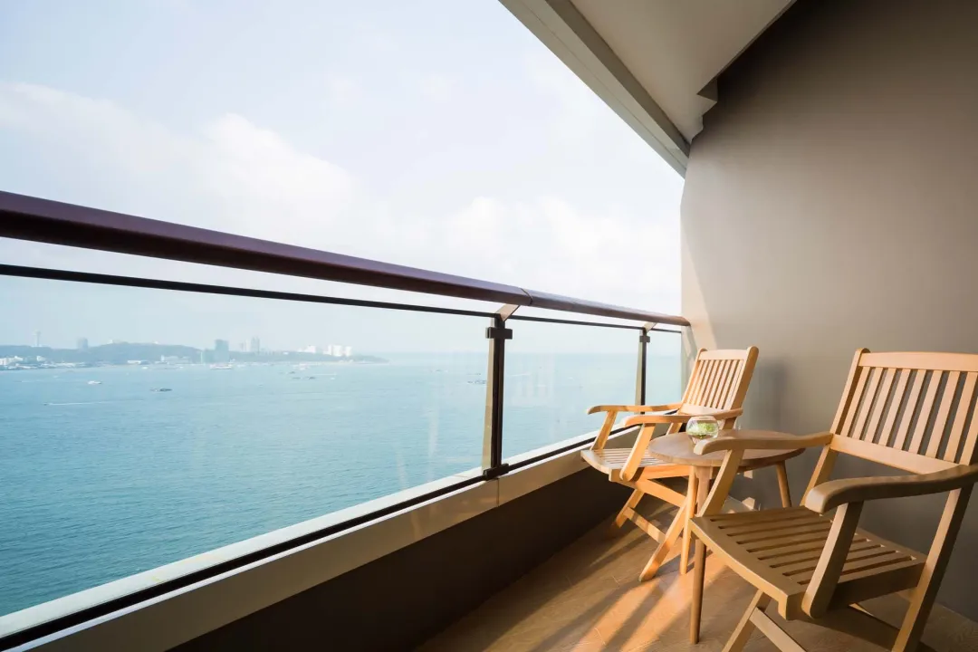 Junior Family Suite - Balcony Lounge