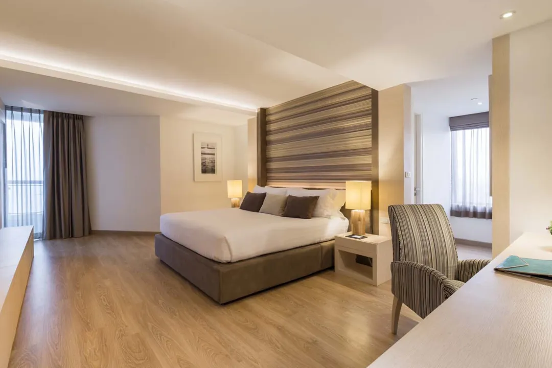 Junior Family Suite - King Bed