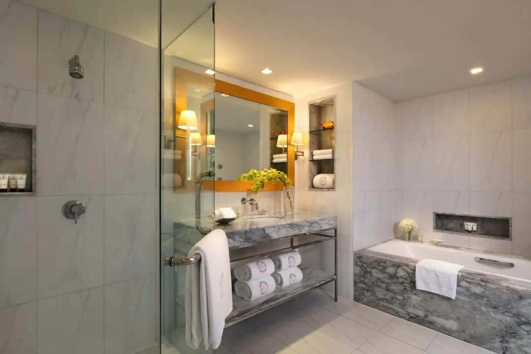 Odysseys Travel - Tower Club at Lebua - Tower Club Suite River View with Lounge - Bathroom