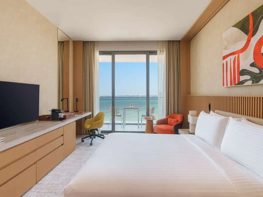 Deluxe Sea View Room with Meryal Waterpark Access - King Bed View