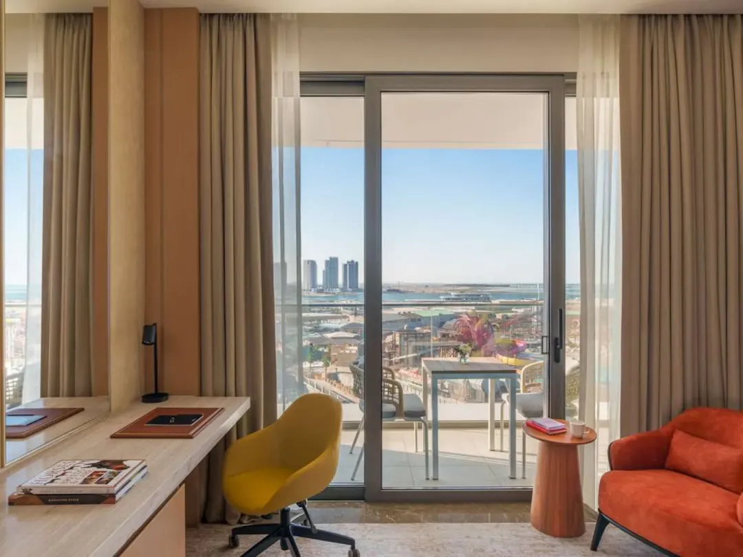 Deluxe Waterpark View Room with Meryal Waterpark Access - Indoor Seating Aeria