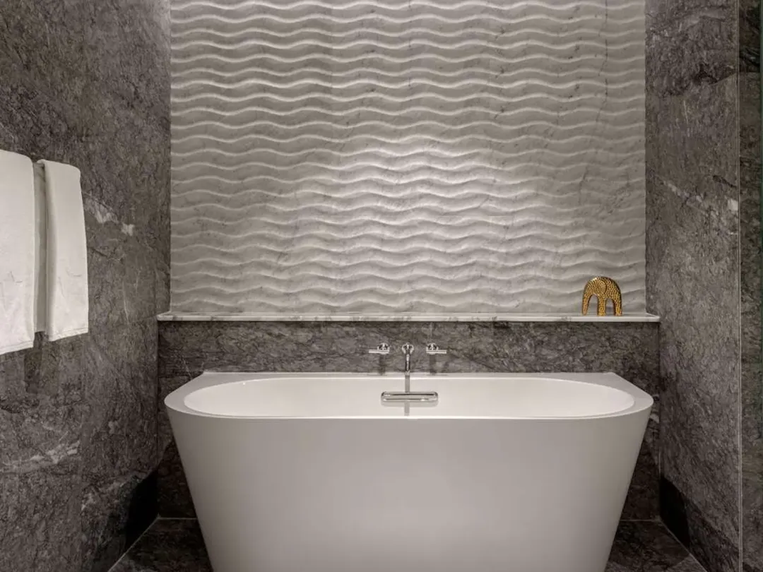 Executive Suite Sea View with Meryal Waterpark Access - Bathtub