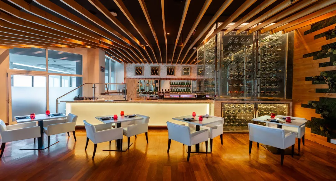 Hilton Doha - Suchis Place