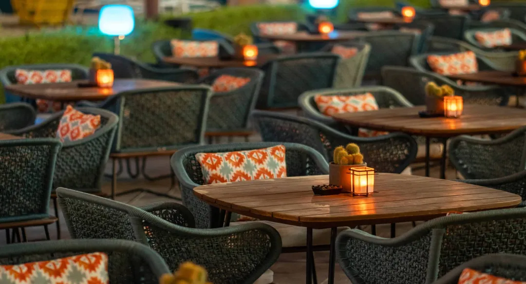Hilton-Doha-Outdoor-Restaurant