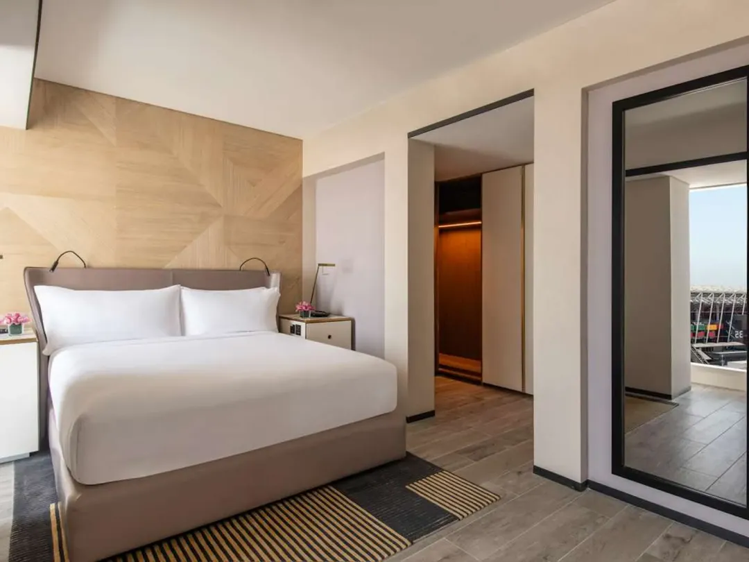 Senior Suite - King Bed