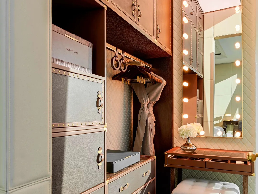 Urban Suite - Dressing Room Aeria