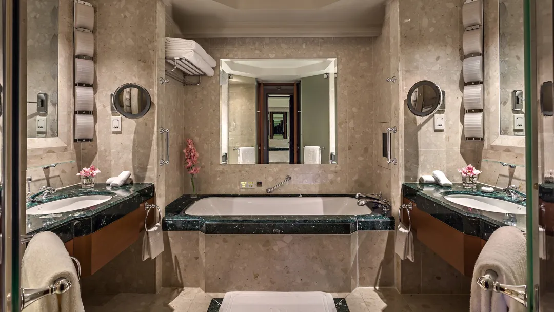 Deluxe Balcony Room - Bathroom Room