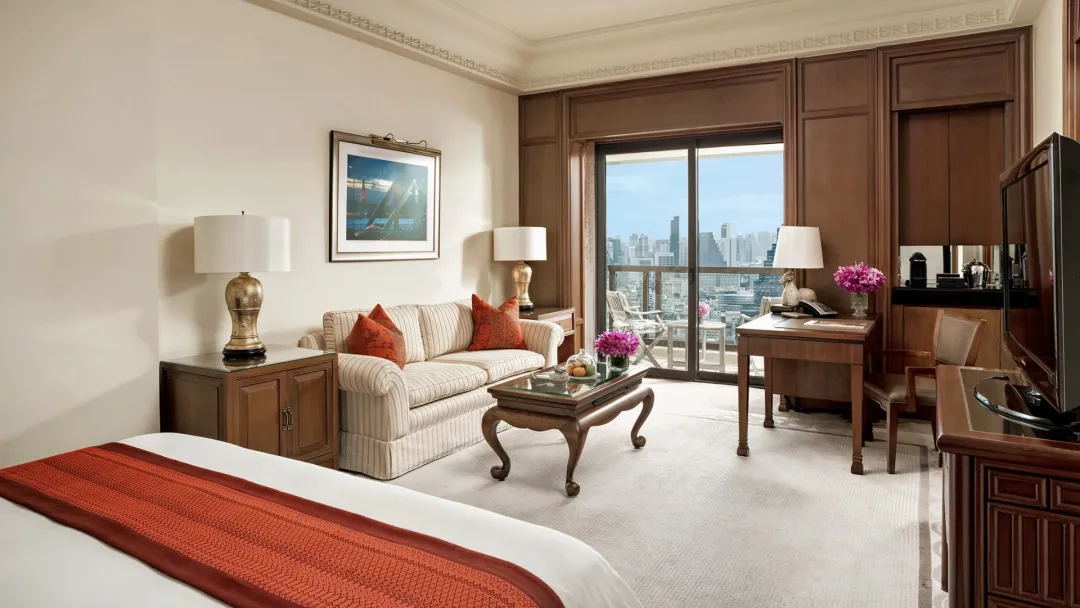 Grand Deluxe Balcony Room - Bedroom