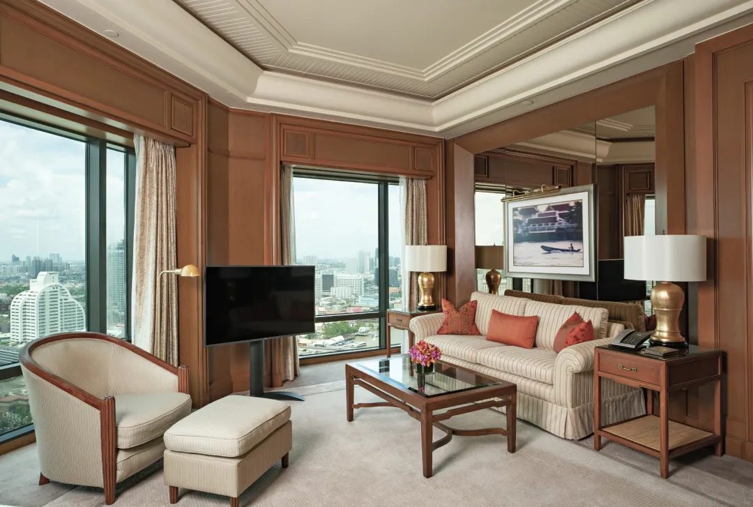 Deluxe Suite - Seating Aeria
