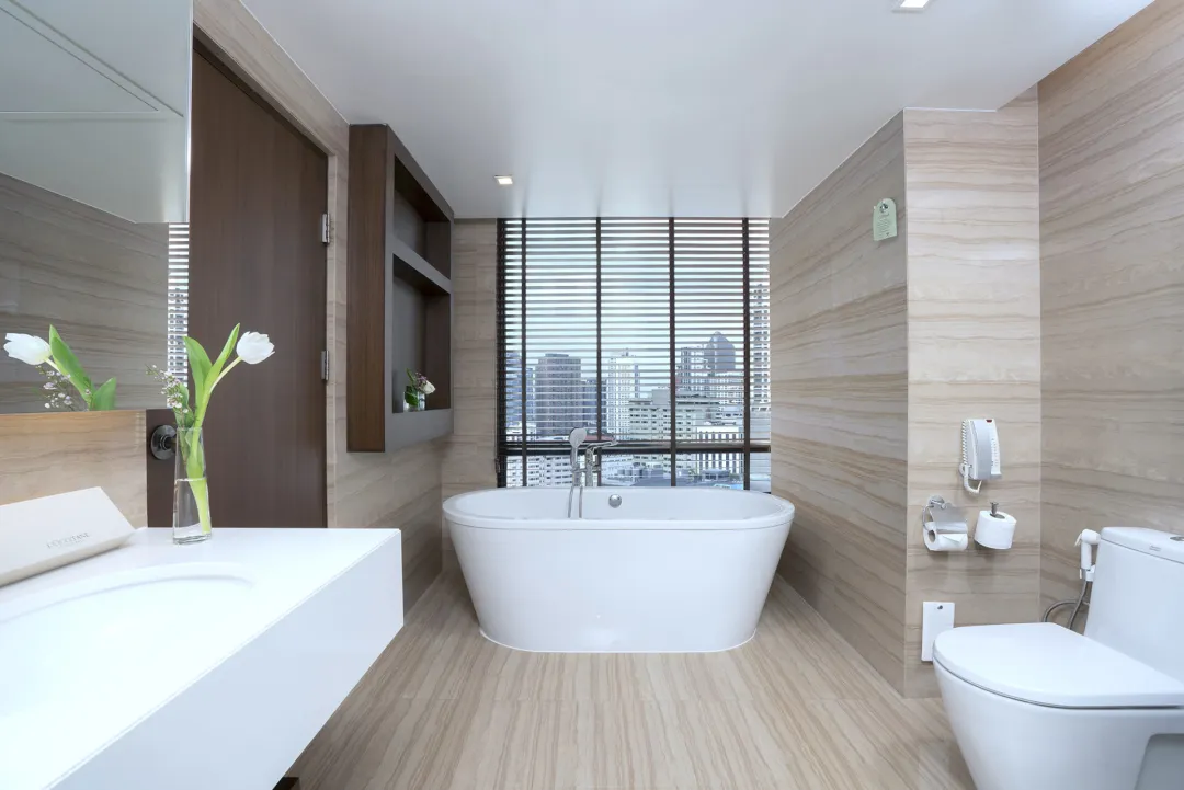 Executive Suite - Bathroom