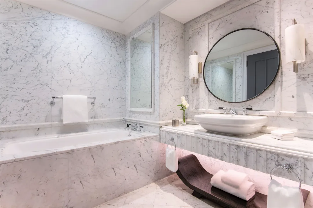 The-Ritz-Carlton-Doha-Deluxe-Room-Bathroom