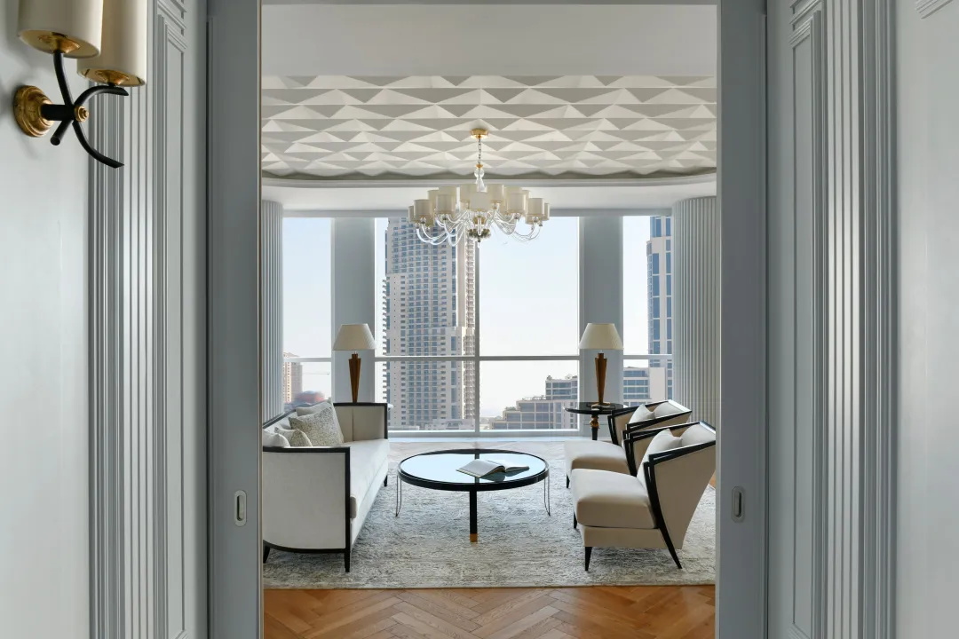 The-Ritz-Carlton-Luxury-Suite-Living-Room