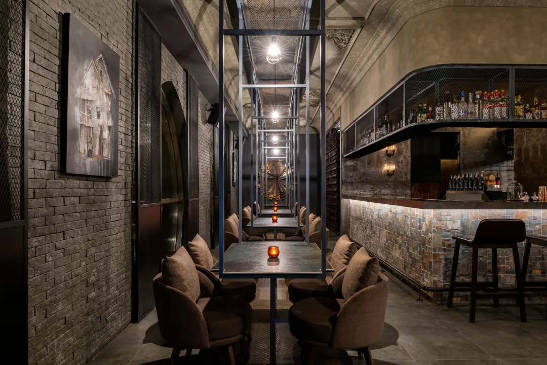 St.-Regis-Doha-The-Barn