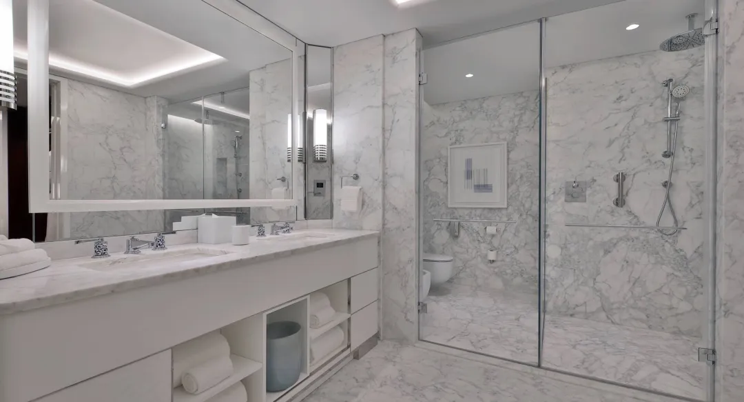 Waldorf Astoria Lusail Doha - One Bedroom Corner Suite - Shower