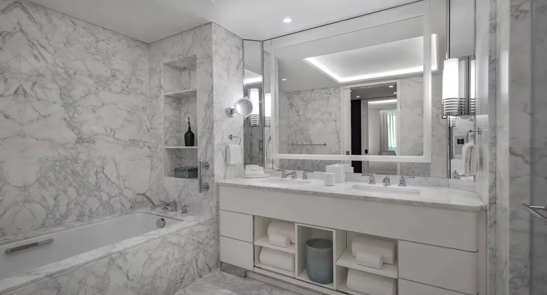 Waldorf-Astoria-Lusail-Doha-One-Bedroom-Corner-Suite-Bathroom