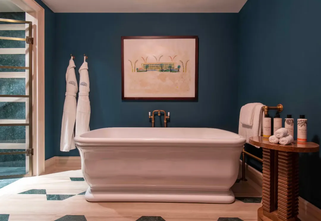 The-Ned-Large-Sea-View-Room-Bathtub