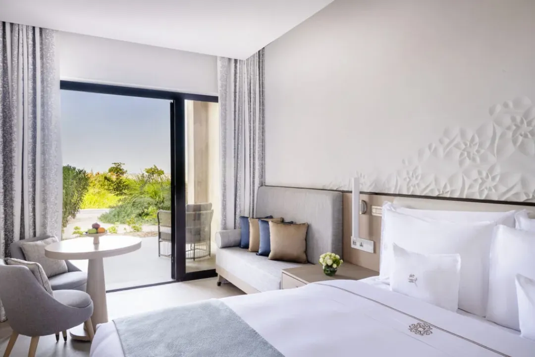 Zulal-Wellness-Resort-Discovery-Deluxe-Garden-View-Room