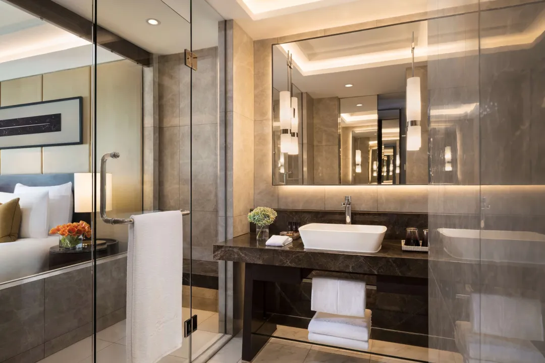 Deluxe Balcony Room - Bathroom