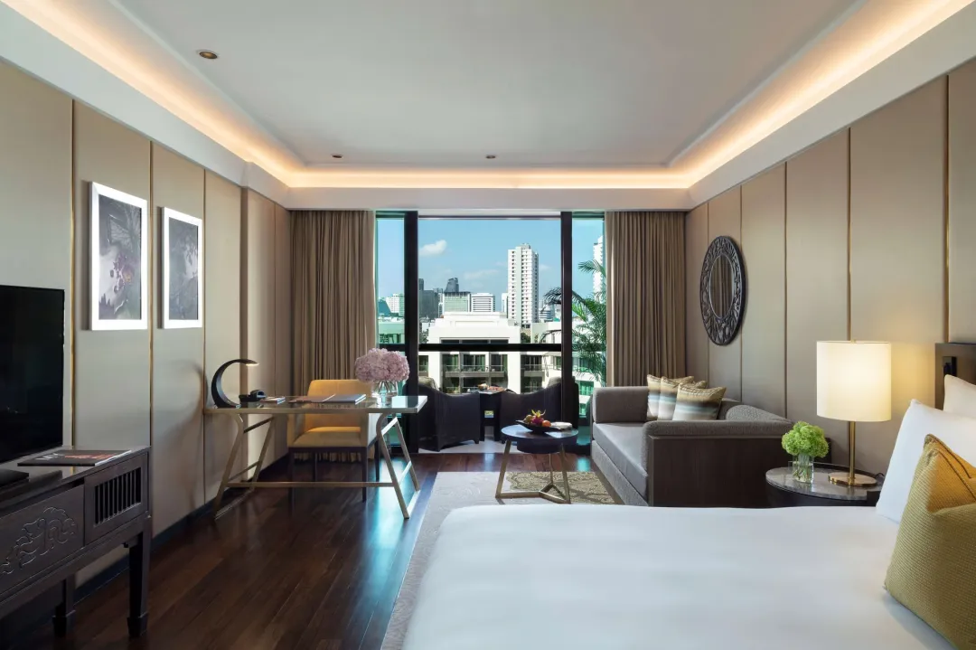 Deluxe Balcony Room - King Bed