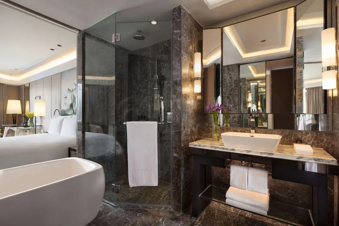 Executive Balcony Room - Bathroom