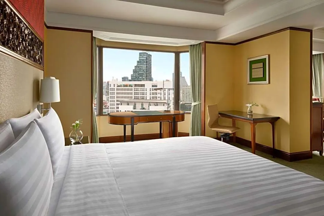 Shangri-La Wing Premier Room - King Bed
