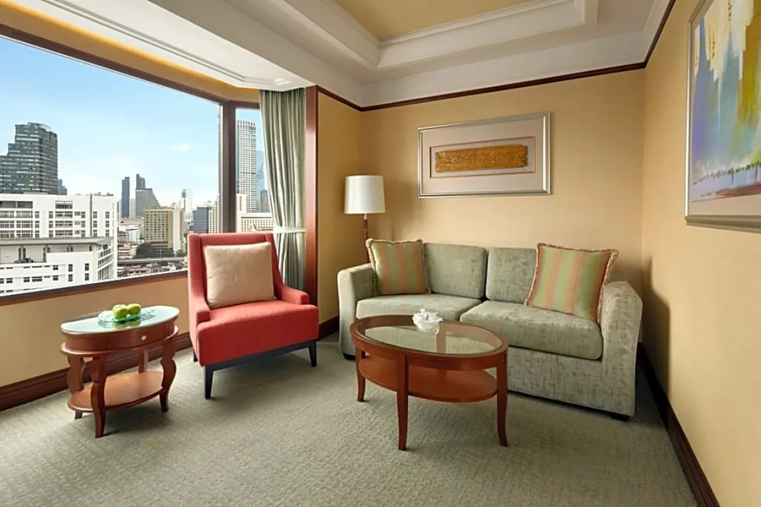 Shangri-La Wing Premier Room - Living Room