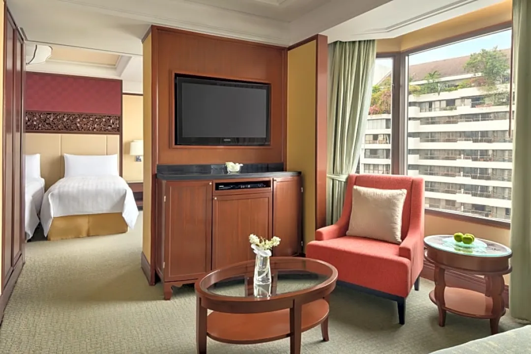 Shangri-La Wing Premier Room - Twin Bed