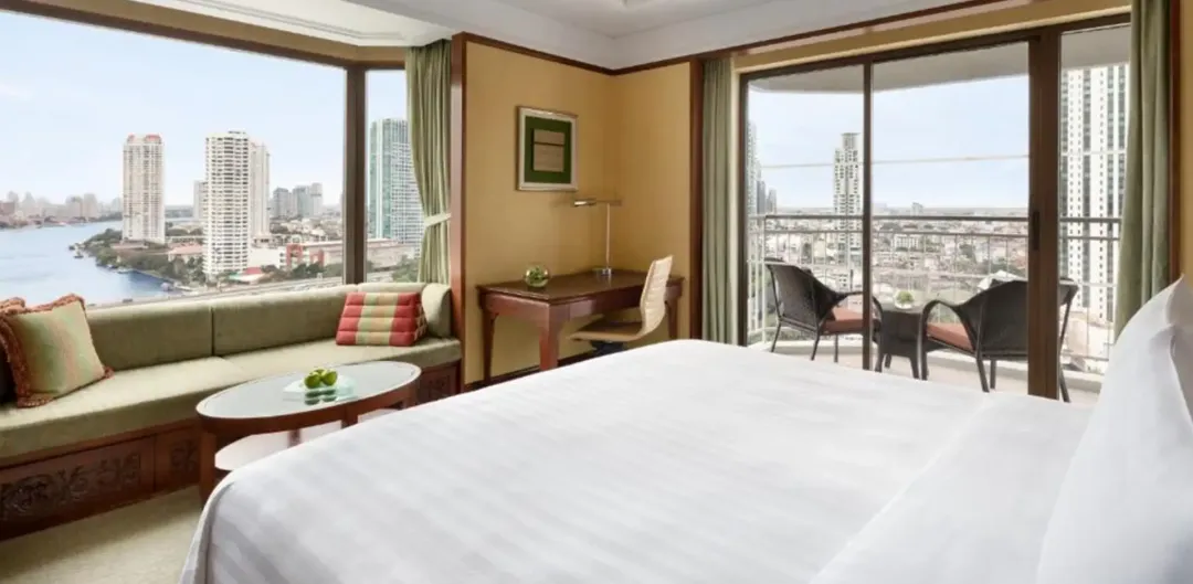 Shangri-La Wing Premier Balcony Room - Bedroom