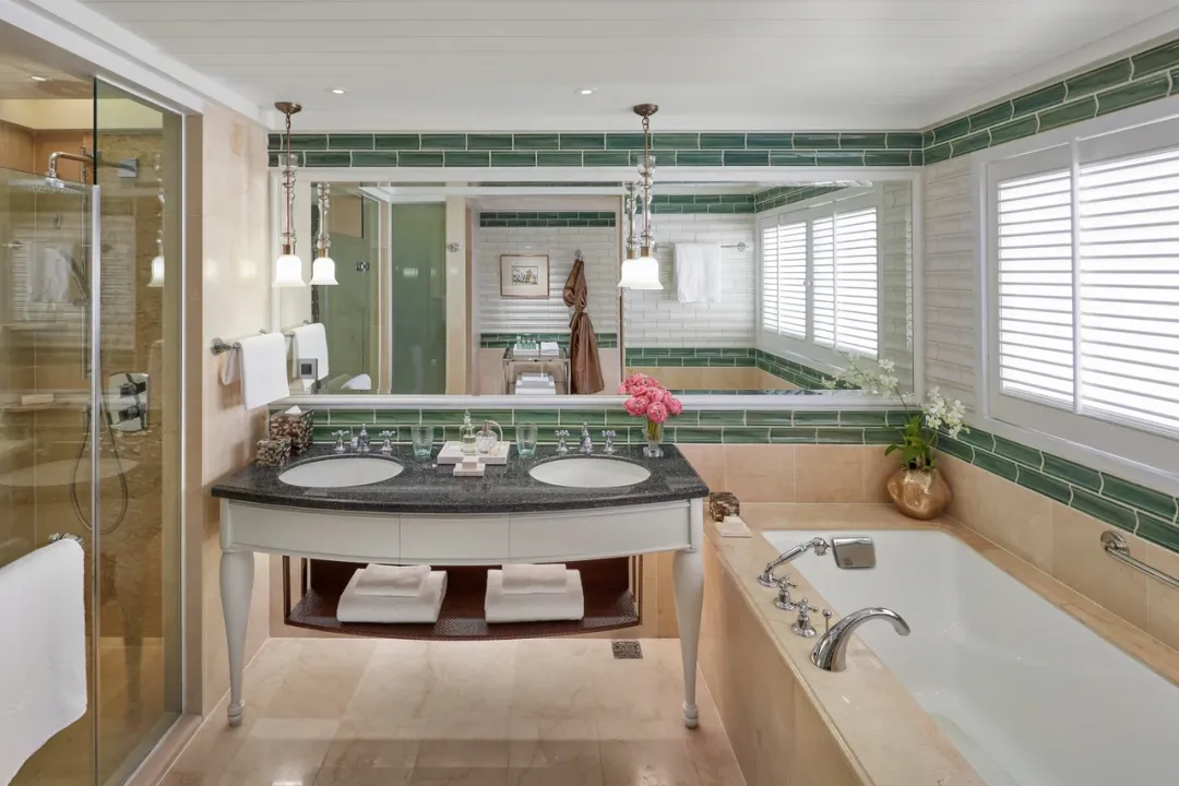 Mandarin Room - Bathroom