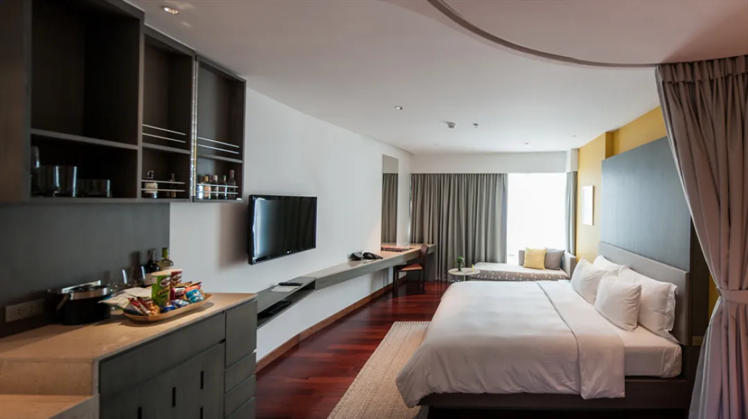 Extra Radiance Room - Bedroom View