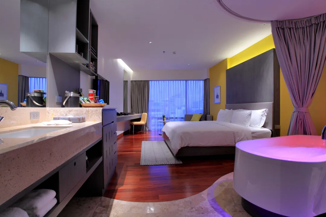 Extra Radiance Room - Bedroom