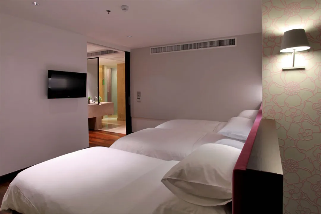 Triple Luxe Suite - Bedroom