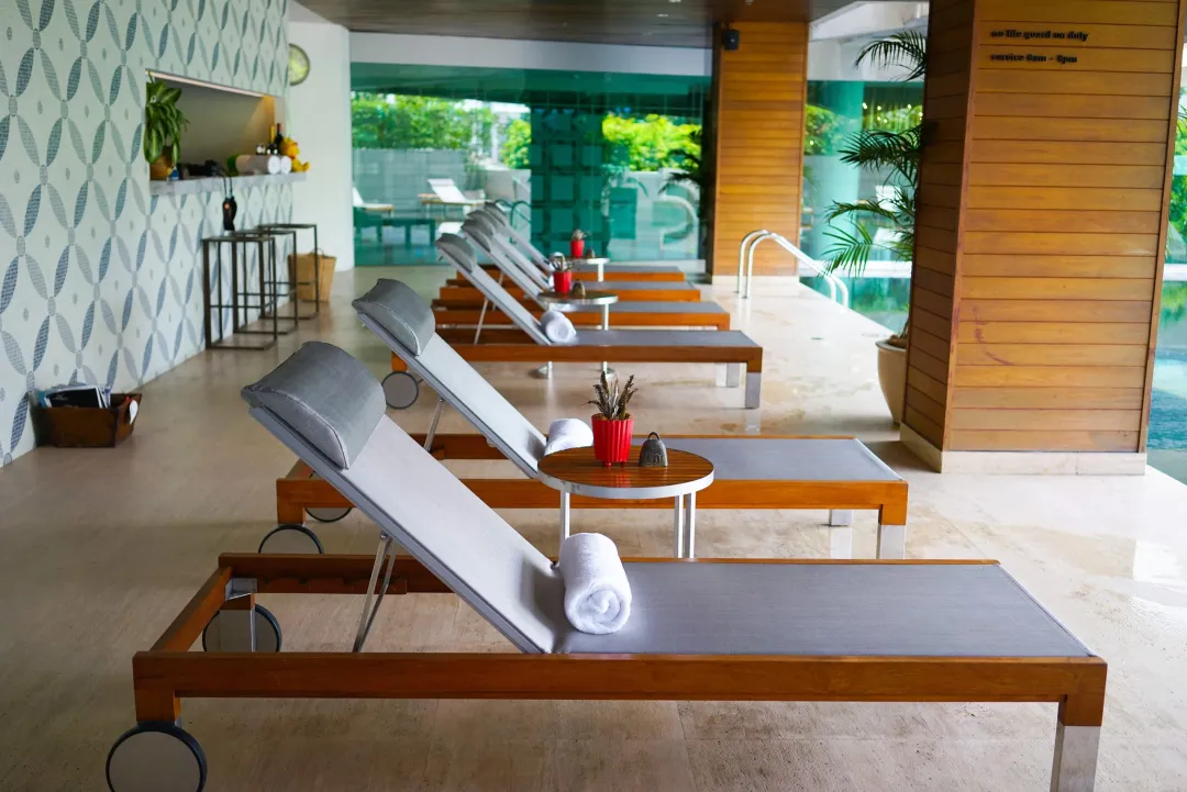 Pool Bar
